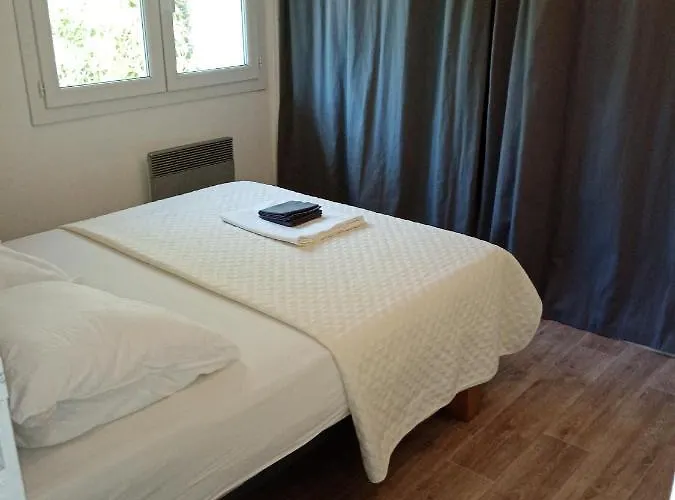 Σαλέ Agreable, A Proximite Du Centre Historique, Golf Academy